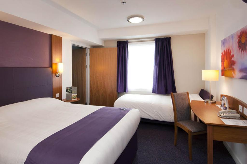 Premier Inn Reading Central Phòng bức ảnh