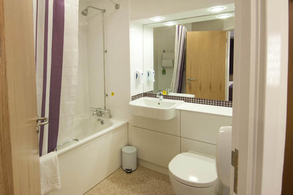 Premier Inn Reading Central Phòng bức ảnh
